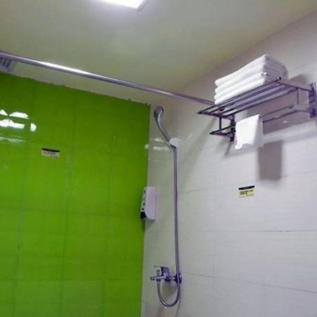 8 Inns Dongguan - Dongkeng Branch Oda fotoğraf